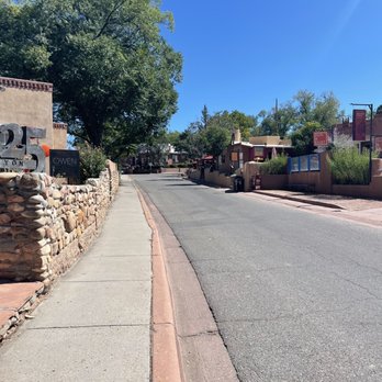 Canyon Road - Art Galleries Near Me - Santa Fe, New Mexico