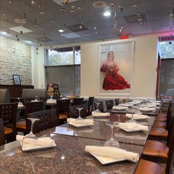 Byblos Restaurant - Dining room