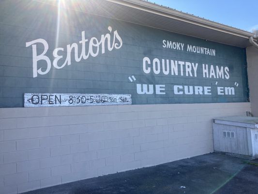 Benton's Smoky Mountain Country Hams & Bacon by null
