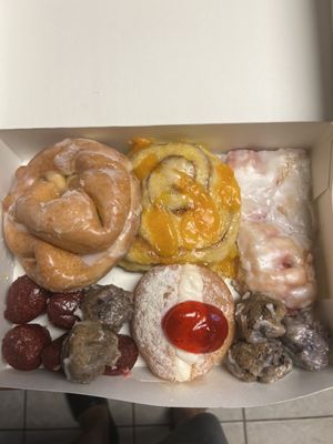 Bonnie's Donuts by null