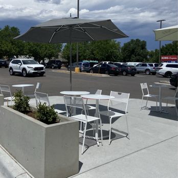 sweetgreen - Healthy Salads, Wraps, and Bowls - Outside seating - Salad Near Me - Denver, Colorado sweetgreen - Healthy Salads, Wraps, and Bowls - Outside seating - Salad Near Me - Denver, Colorado