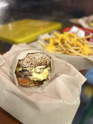 Burger District LA by null