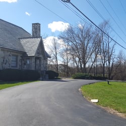 Viasera Spa - From north Fairfield  on Kemp. Separates building past the Realtors, on the left or south suis of Kemp.