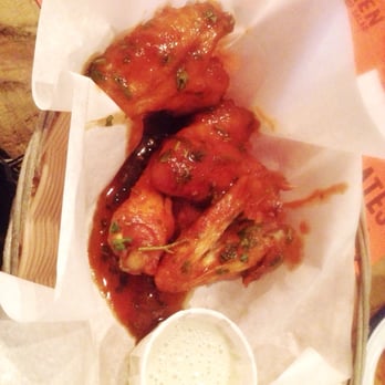 Yard & Coop - WINGS - Bars Near Me - Manchester, XGM