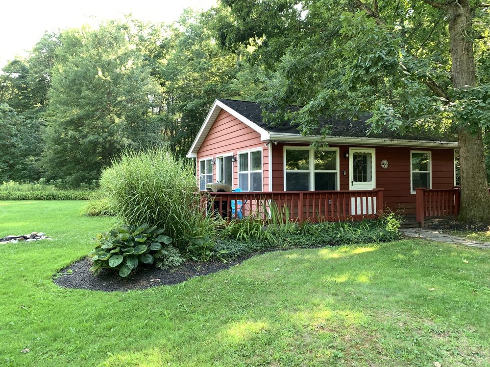 RUSTIC RIVER RETREATS Updated July 2024 930 Tote Rd, Austinburg, Ohio Hotels Phone