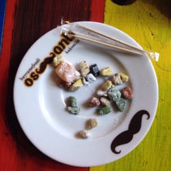 Bayramefendi Osmanlı Kahvecisi - Turkish delight and chocolate pieces that look like little stones!