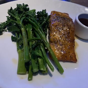 Yard House - Whiskey Glazed Salmon - Vegetarian Near Me - Gaithersburg, Maryland