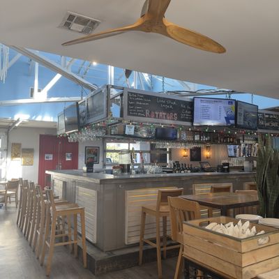 Lake House Bar and Grill by null