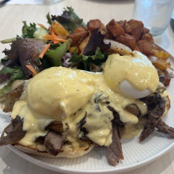 Crack'd Brunch - Steak truffle mushroom eggs benny - Breakfast & Brunch Near Me - Toronto, Ontario