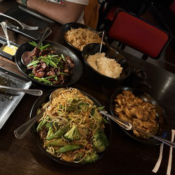 P.F. Chang's - Asian Fusion Near Me - Lombard, Illinois