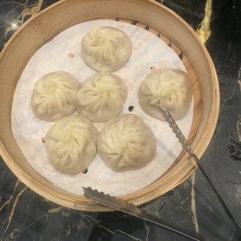 Supreme Dumplings - Steamed dumplings with soup inside - Shanghainese Near Me - Honolulu, Hawaii