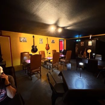 Rock N Raul's Smokehouse - So cool. Inside area! - Barbeque Near Me - Fort Davis, Texas