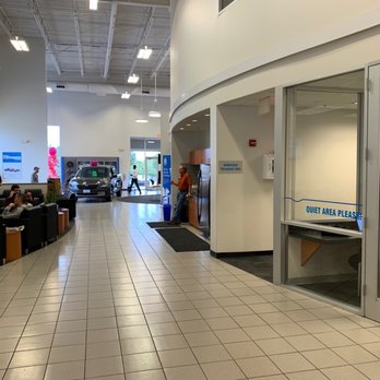 Howdy Honda - General waiting area - Car Dealers Near Me - Austin, Texas