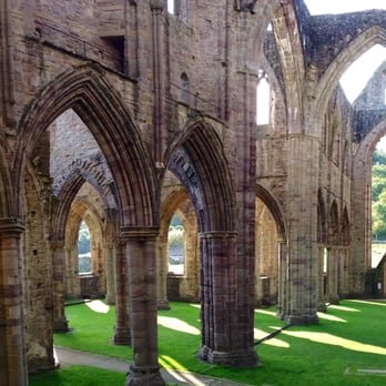 Tintern Abbey - Der Innenbereich ist wunderschön... - Landmarks & Historical Buildings Near Me