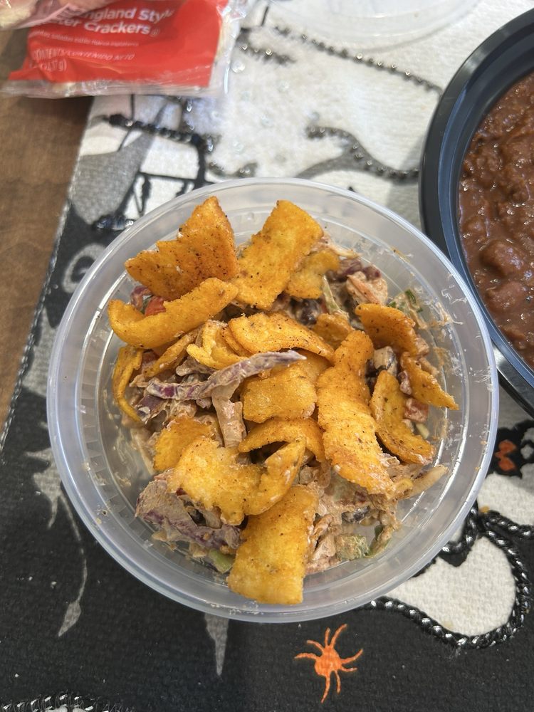 Denise's Downtown Grub Logo