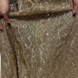 Kinnary Tailors - HORRIBLE STITCHING JOB.