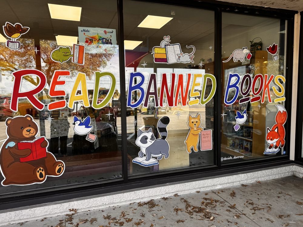 Birdhouse Books And Gifts Logo