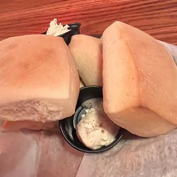 Logan's Roadhouse - Dinner rolls w/ butter & cinnamon butter - Barbeque Near Me - Statesville, North Carolina Logan's Roadhouse - Dinner rolls w/ butter & cinnamon butter - Barbeque Near Me - Statesville, North Carolina
