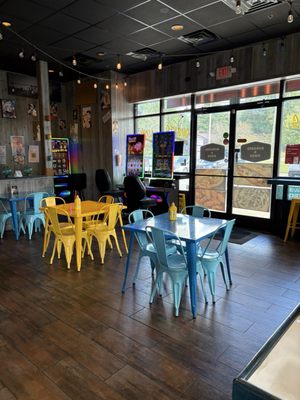 West Coast Burgers & Dogs by null