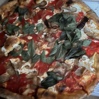 Table 87 - Gowanus - Pizza Near Me - Brooklyn, New York