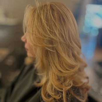 Alan Murphy Salon - Cut by Claudia
@kikabeauty.andstyle - Makeup Artists Near Me - Houston, Texas