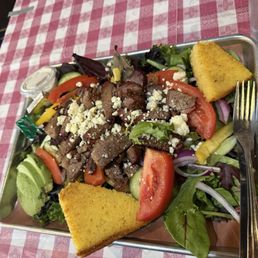 Santa marie salad with blue cheese and Tri tip