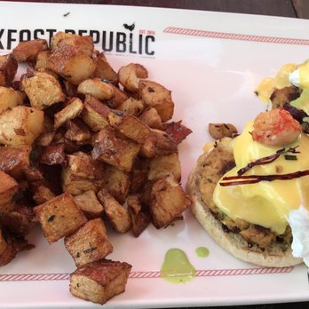 Breakfast Republic - Crab cake eggs Benedict - Breakfast & Brunch Near Me - San Diego, California