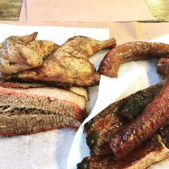Snow's BBQ - Barbeque Near Me - Lexington, Texas