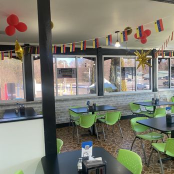 Chamo's Arepa House - Dining room - Venezuelan Near Me - North Chesterfield, Virginia
