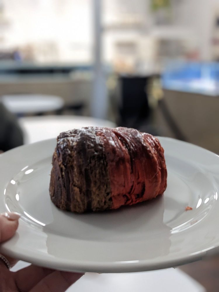 KARAT CHOCOLATE Updated September 2024 71 Photos & 19 Reviews 1526 Ellis Street, Kelowna