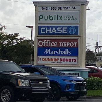 Pompano Plaza - Sign outside - Shopping Centers Near Me - Pompano Beach, Florida