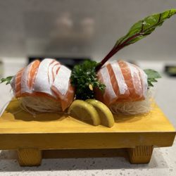 Heemo Sushi - Salmon sashimi