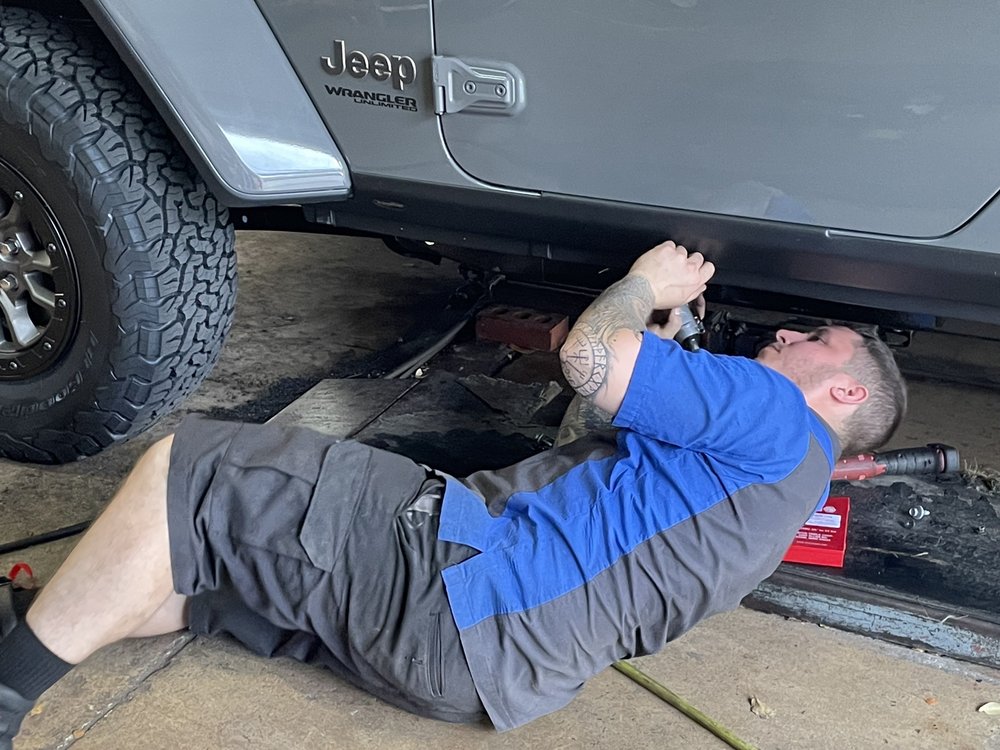 GIANT TIRE & AUTO Updated September 2024 32 Photos & 19 Reviews