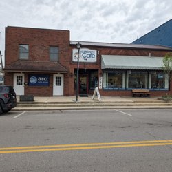 Masterpiece Cafe & Painted Cow Art Gallery - A quaint little coffee shop, cafe, and art studio all wrapped in one.