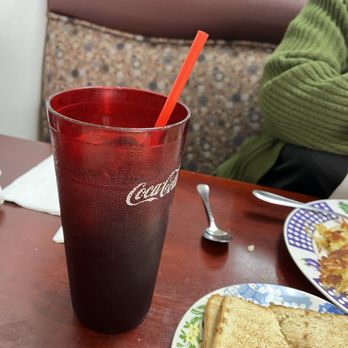 Paul's Country Kitchen - Raspberry ice tea - American Near Me - Placentia, California Paul's Country Kitchen - Raspberry ice tea - American Near Me - Placentia, California