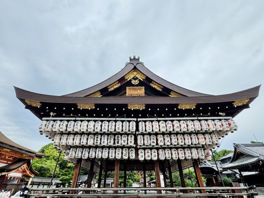 Yasaka Shrine by null