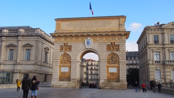 Arc de Triomphe by null