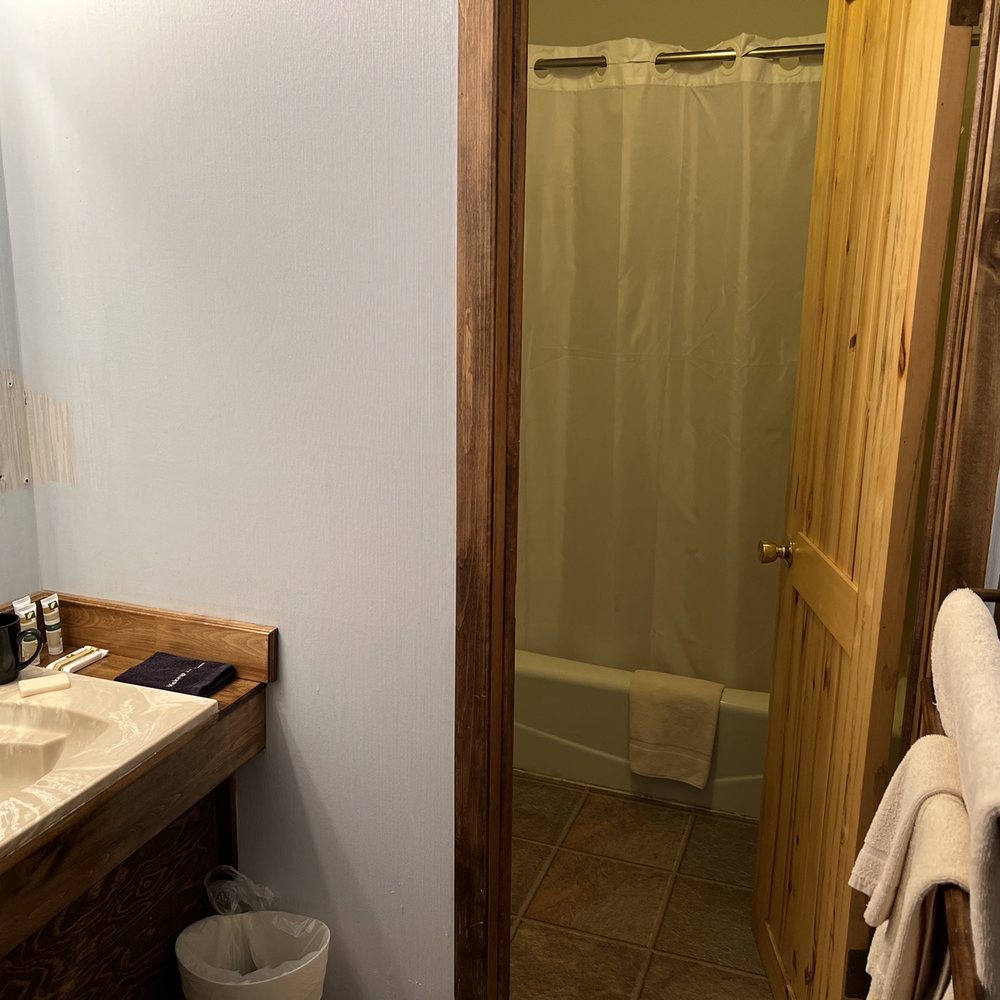 Hitching Post Hotel and Feed Store - Nice clean bathroom. - Hotels Near Me - Crawford, Colorado Hitching Post Hotel and Feed Store - Nice clean bathroom. - Hotels Near Me - Crawford, Colorado