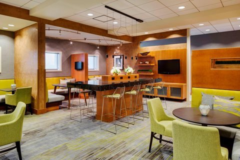 Courtyard Boston Logan Airport by null