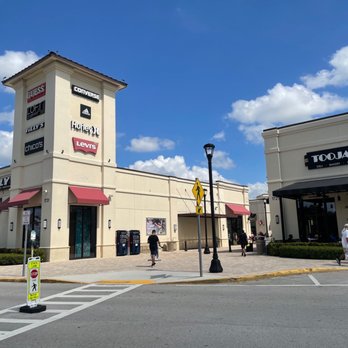 Tanger Outlets Palm Beach - Shopping Centers Near Me - West Palm Beach, Florida