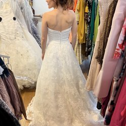 It's A Wrap - Pre-owned wedding dress