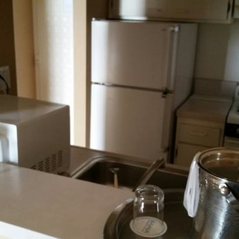 Bahia Resort Hotel - Tiny kitchen in our studio - San Diego, CA