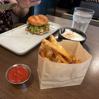 Harrington House - Burger n fries - Beer, Wine & Spirits Near Me - Bakersfield, California Harrington House - Burger n fries - Beer, Wine & Spirits Near Me - Bakersfield, California