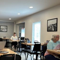 Himes Breakfast House - Dining area
