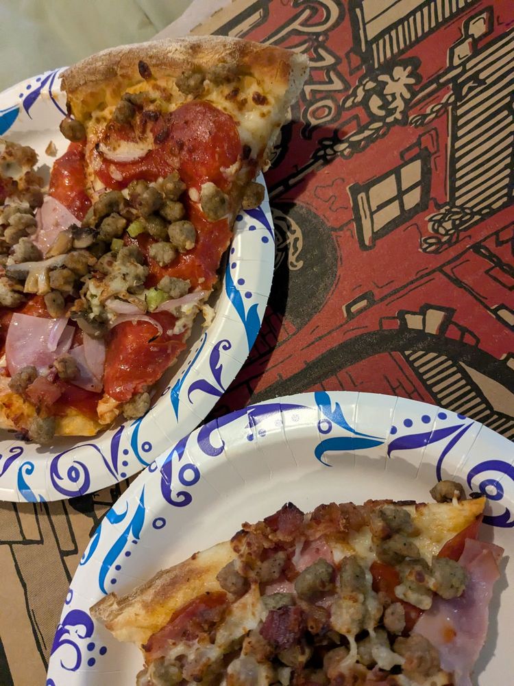 Food from Topp's Pizza