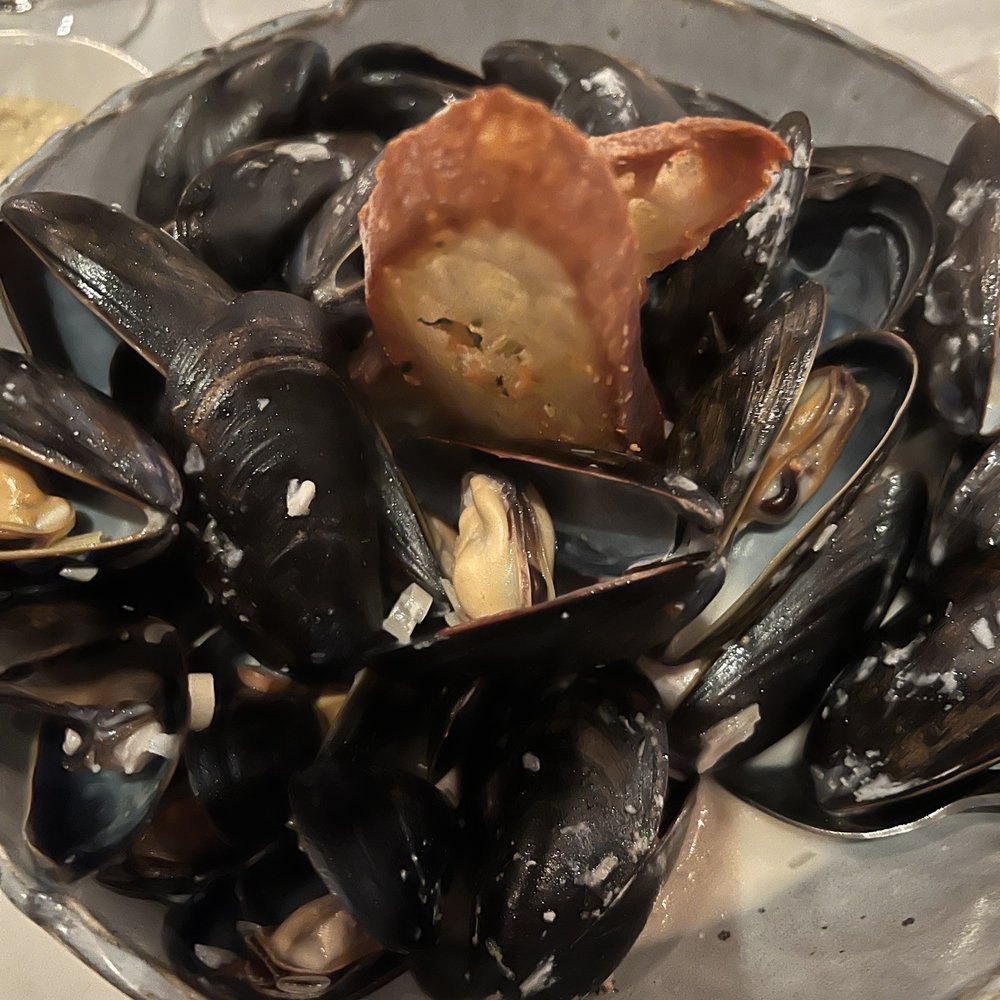 Albert's Hohokus - Lemongrass Mussels - New American Near Me - Ho Ho Kus, New Jersey Albert's Hohokus - Lemongrass Mussels - New American Near Me - Ho Ho Kus, New Jersey