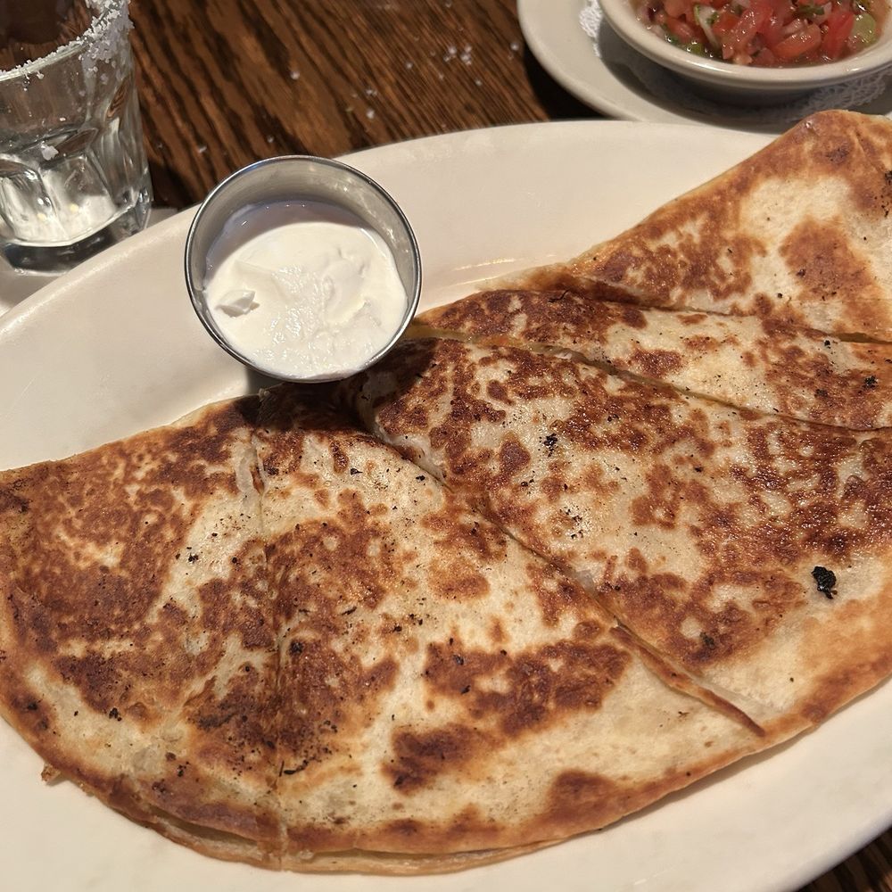 Skips - Chicken quesadilla - Desserts Near Me - Des Moines, Iowa Skips - Chicken quesadilla - Desserts Near Me - Des Moines, Iowa