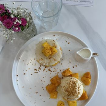 Mango Mango Dessert - Mango Coconut Sticky Rice with Ice Cream - Desserts Near Me - Las Vegas, Nevada Mango Mango Dessert - Mango Coconut Sticky Rice with Ice Cream - Desserts Near Me - Las Vegas, Nevada