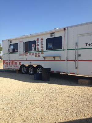 Basilios Tacos by null