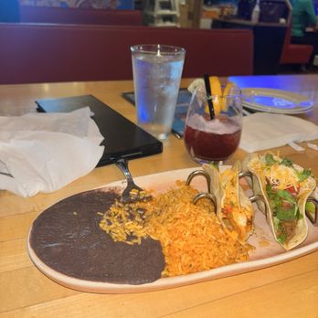 Red Pepper Taqueria - Tacos, refried beans, rice - Mexican Near Me - Dunwoody, Georgia